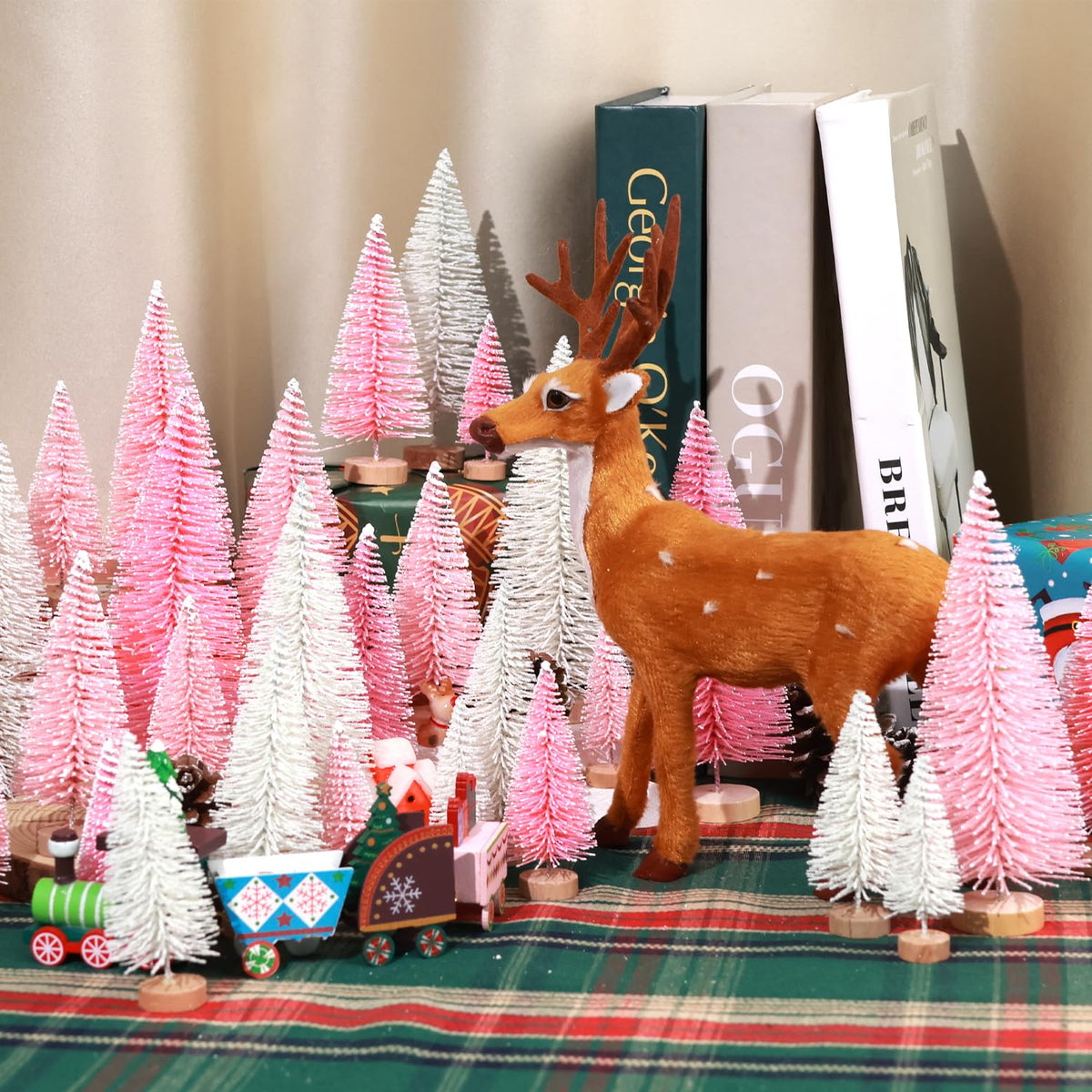 hatisan 30pcs Mini Christmas Trees Artificial Christmas Tree Bottle Brush Trees with Wooden Base for Christmas Decor Party Home Table Craft Decorations