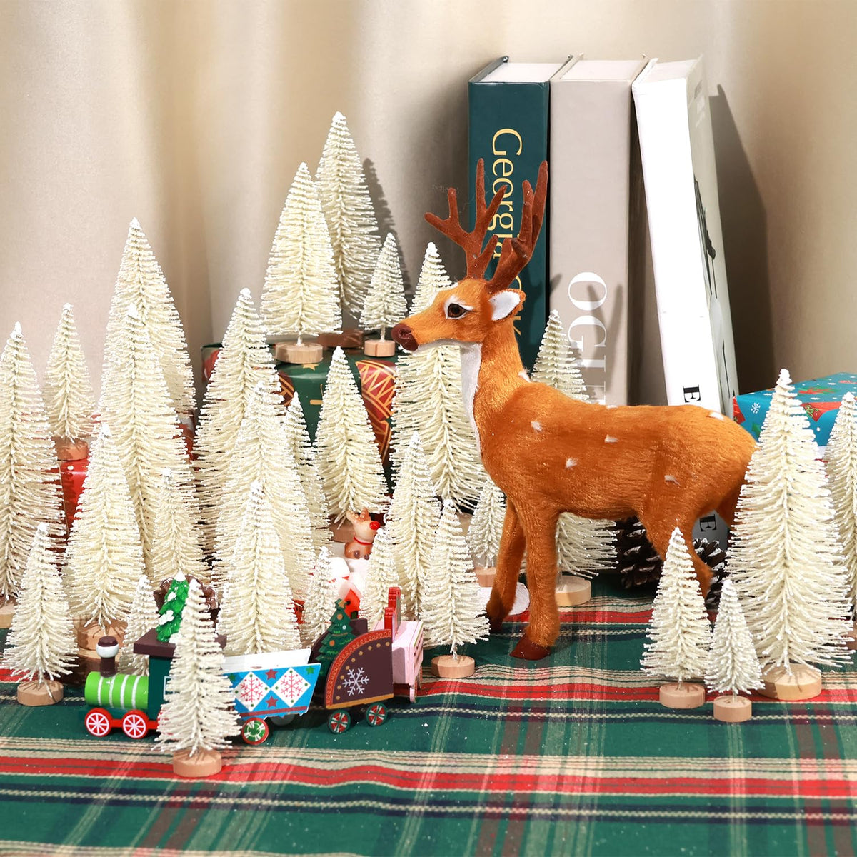 hatisan 30pcs Mini Christmas Trees Artificial Christmas Tree Bottle Brush Trees with Wooden Base for Christmas Decor Party Home Table Craft Decorations
